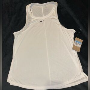 Women’s medium Nike shirt